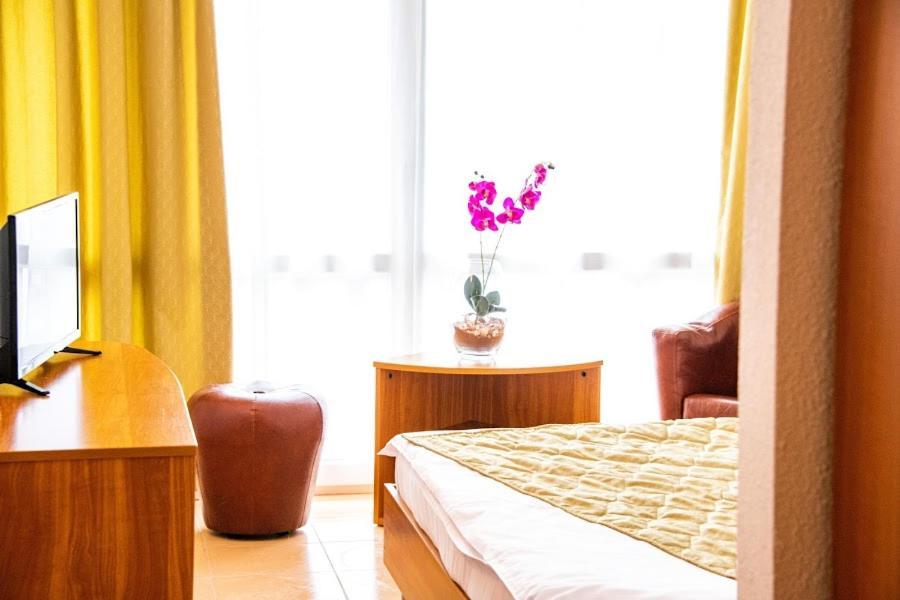 Hotel Mures Saturn Zewnętrze zdjęcie