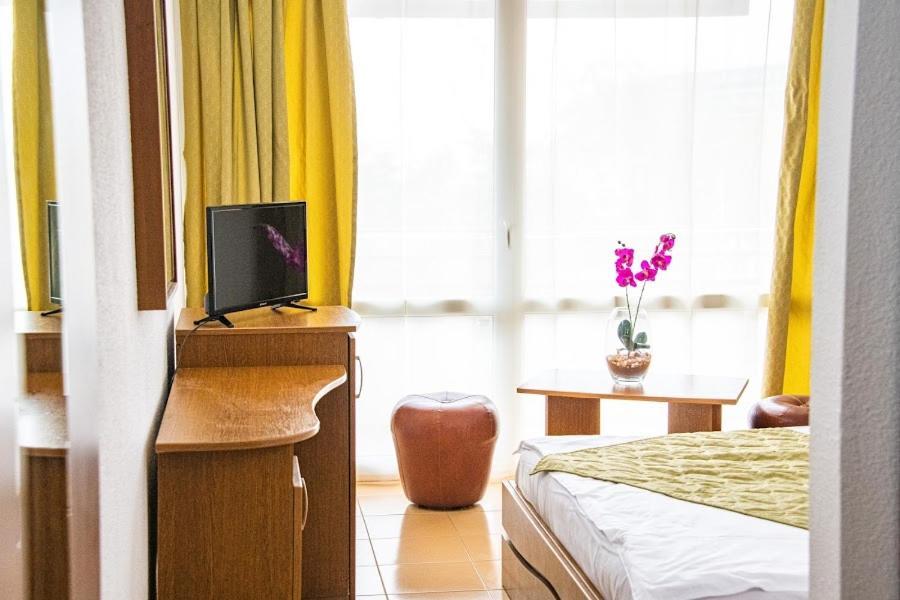 Hotel Mures Saturn Zewnętrze zdjęcie