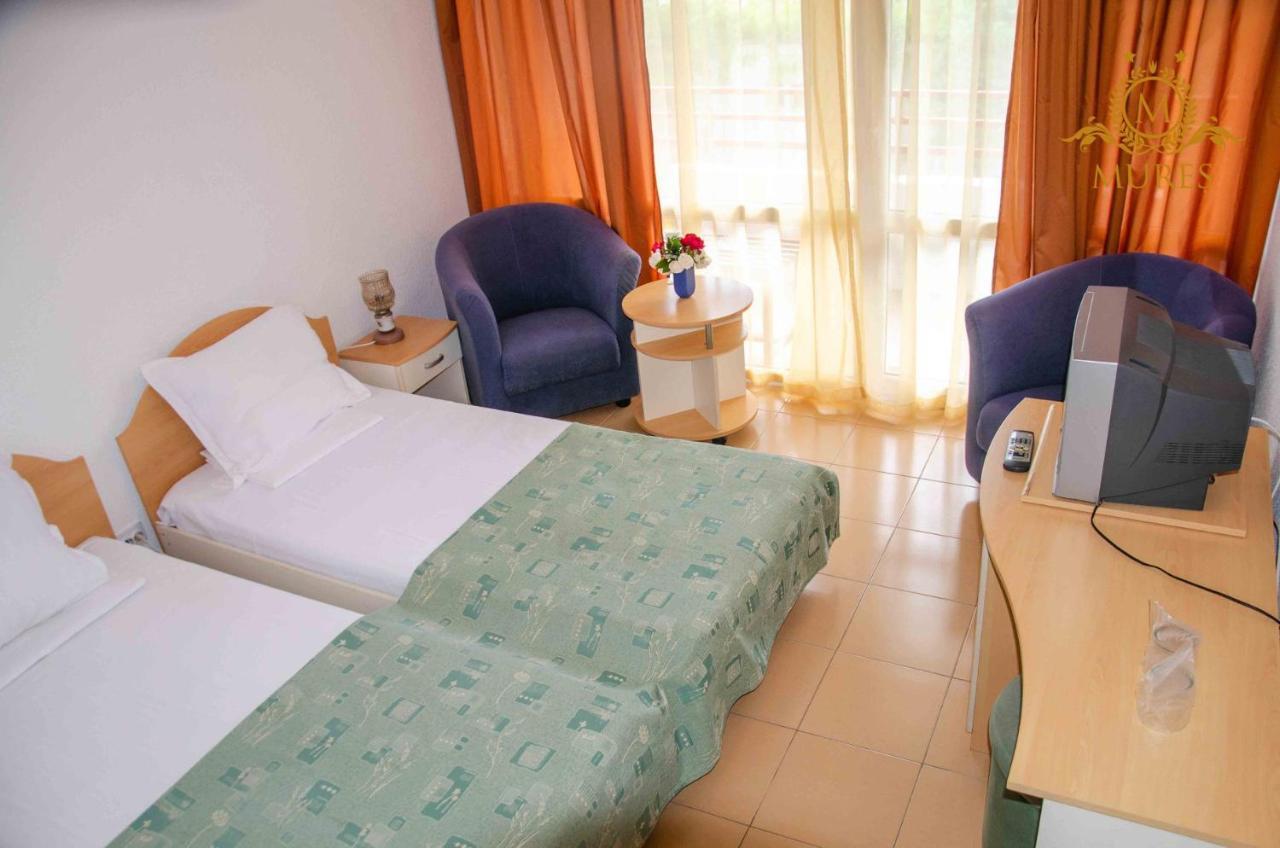 Hotel Mures Saturn Zewnętrze zdjęcie